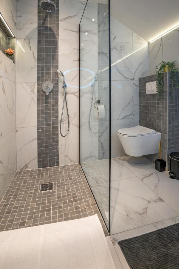 Deluxe Apartments Franjkovic Seliste Dreznicko Ngoại thất bức ảnh