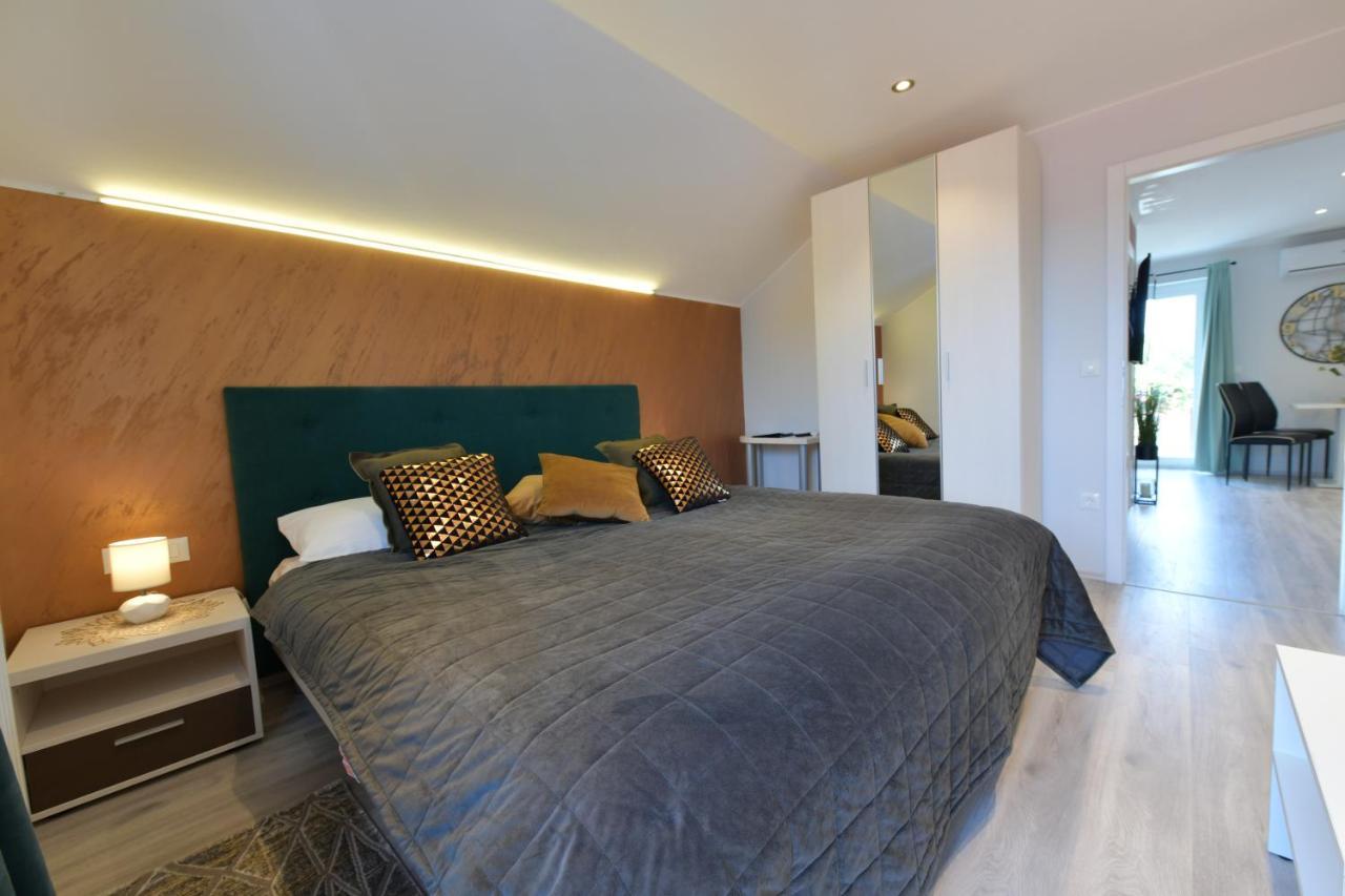 Deluxe Apartments Franjkovic Seliste Dreznicko Ngoại thất bức ảnh