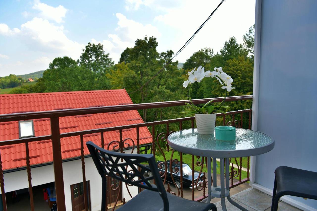 Deluxe Apartments Franjkovic Seliste Dreznicko Ngoại thất bức ảnh